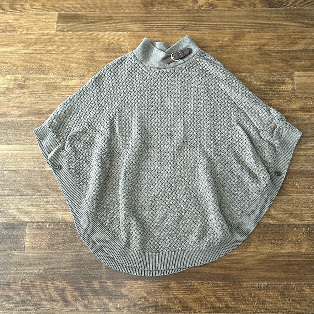 Banana Republic Tan woven poncho size small